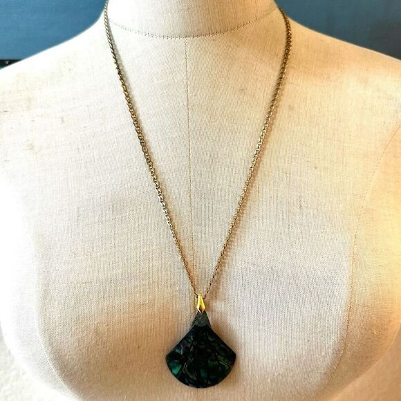 Abalone pendant necklace - Picture 3 of 9